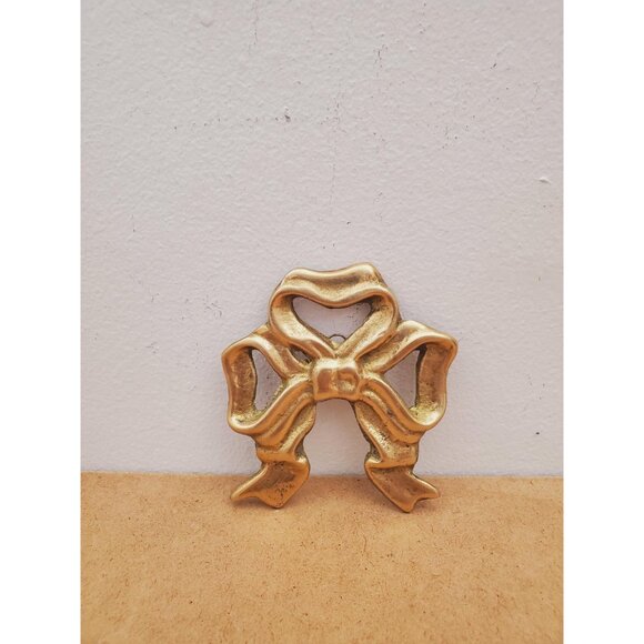Vintage 1970s Ornate Brass Bow Wall Decor, Brass Ribbon with Patina, Girls Room - Picture 6 of 10